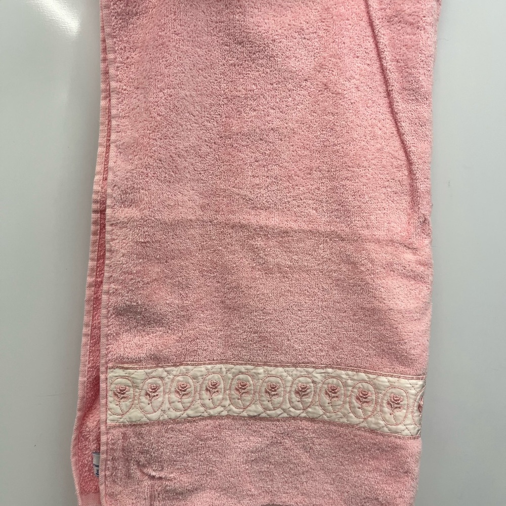 Vintage Caldwell Pink Fringed Bath Towel
